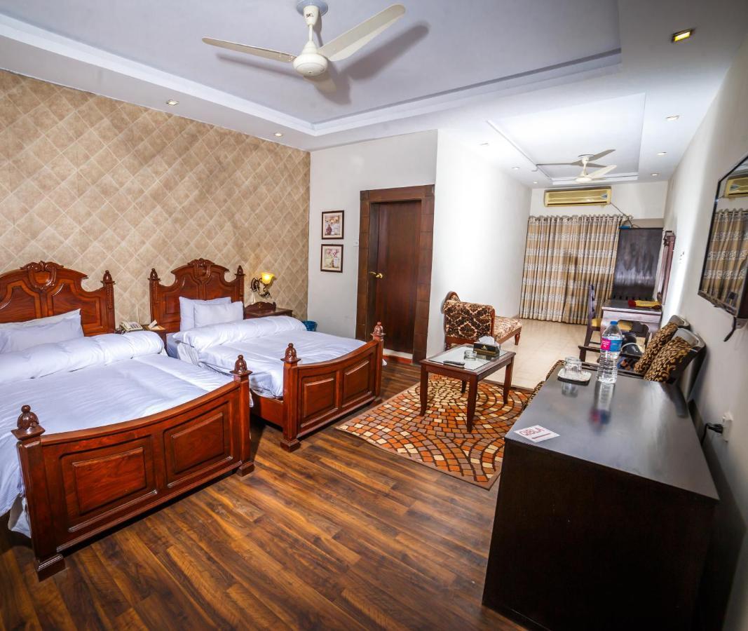 Vip House Hotel Peshawar Exterior photo