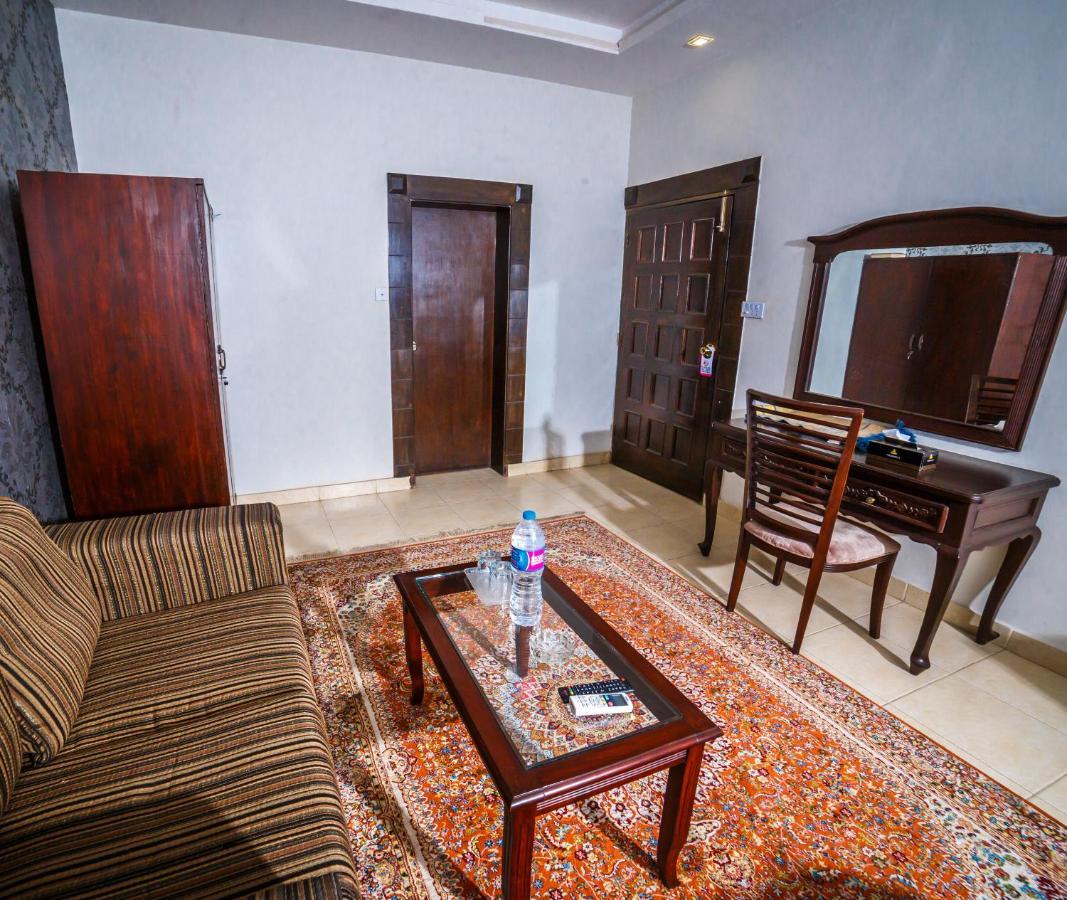 Vip House Hotel Peshawar Exterior photo