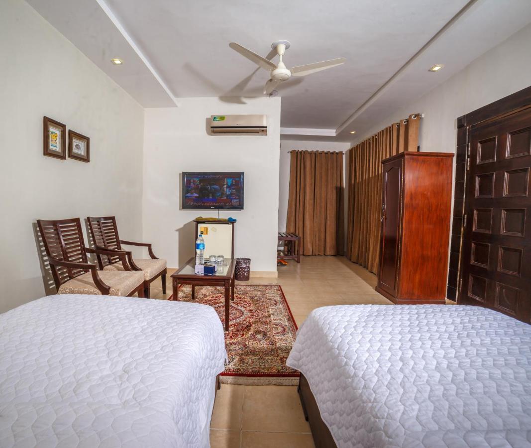 Vip House Hotel Peshawar Exterior photo