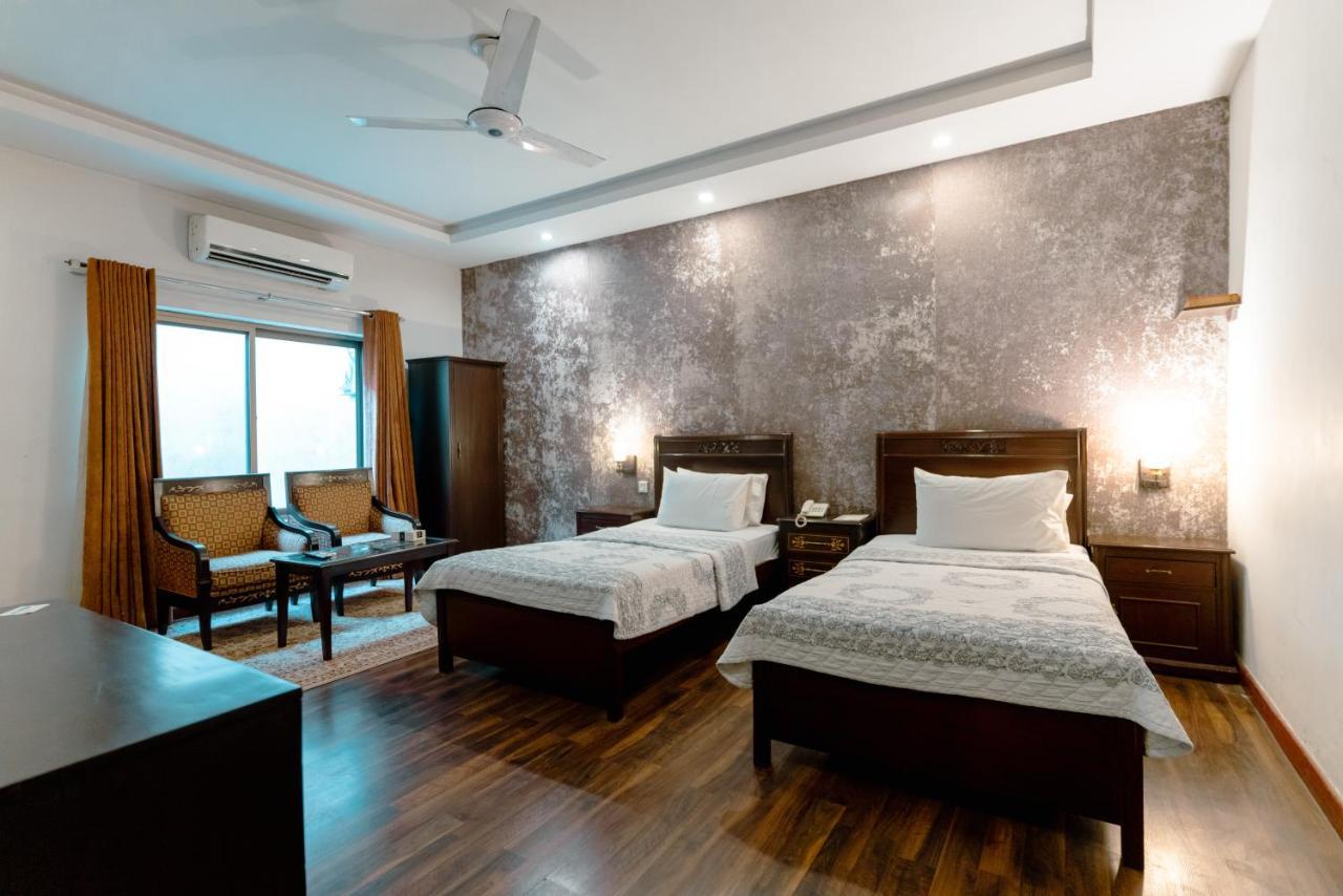 Vip House Hotel Peshawar Exterior photo