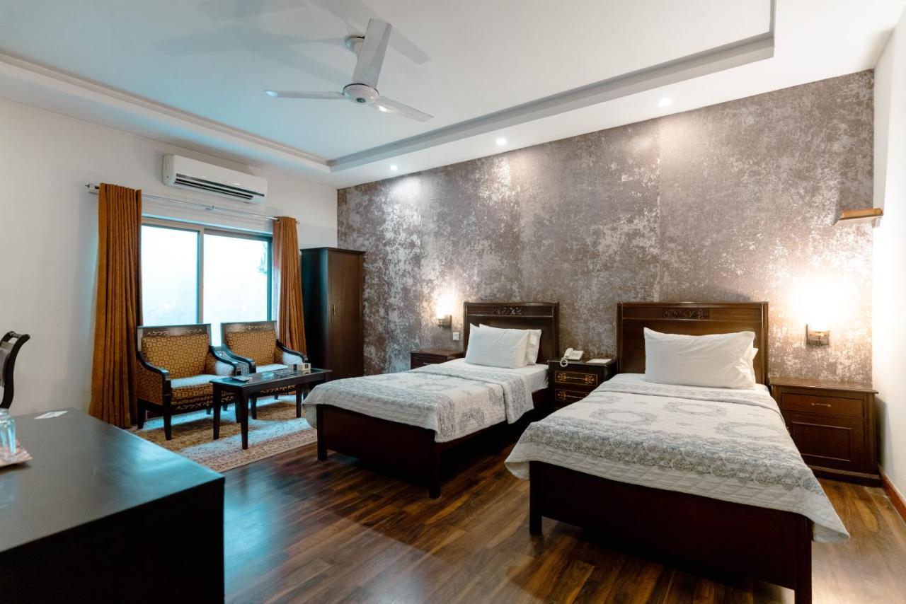 Vip House Hotel Peshawar Exterior photo